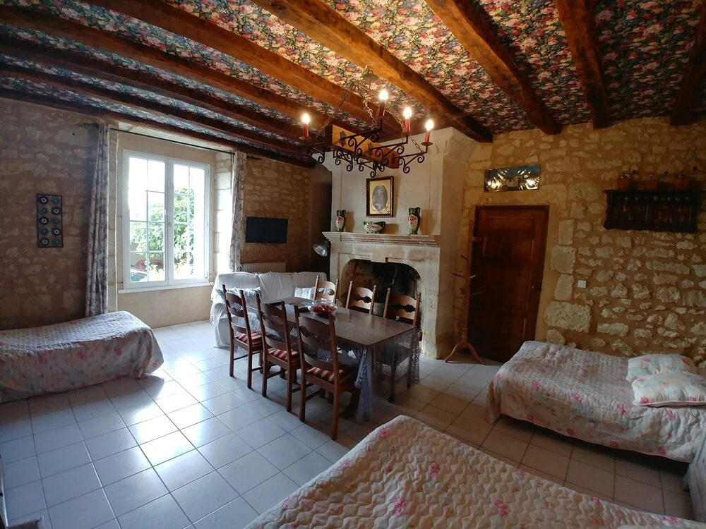 Manoir Le Cristal , Piscine et chambres tempérées