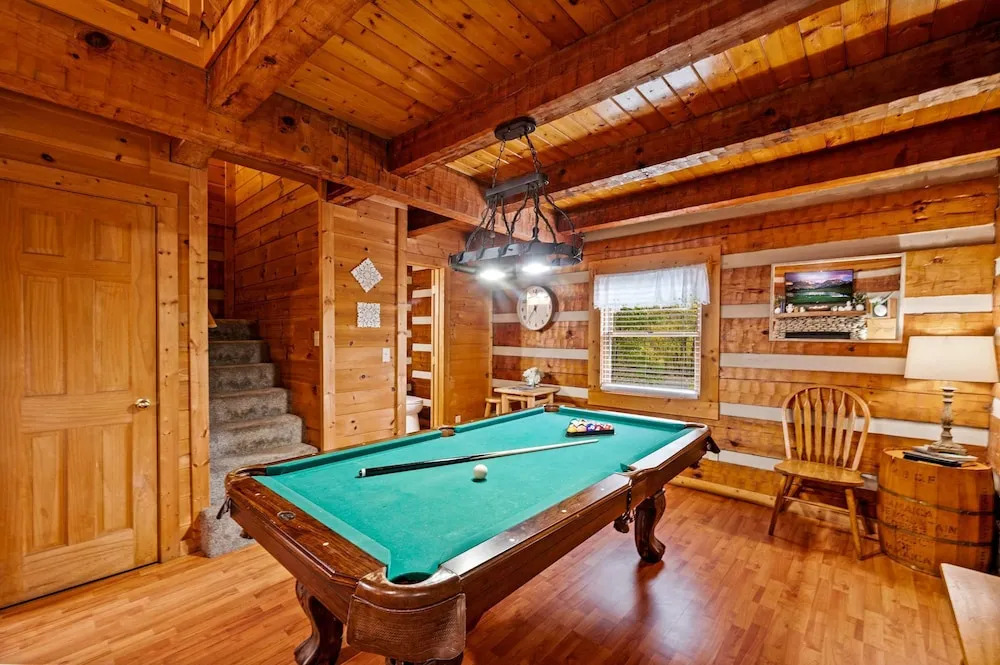Hot Tub View Pool Table Fireplace Honeymoon