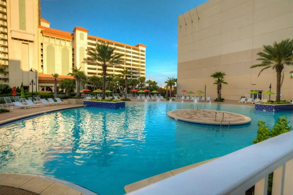 Laketown Wharf 613! Ocean View, 1 BD, 2 bath, And Amazing Amenities!