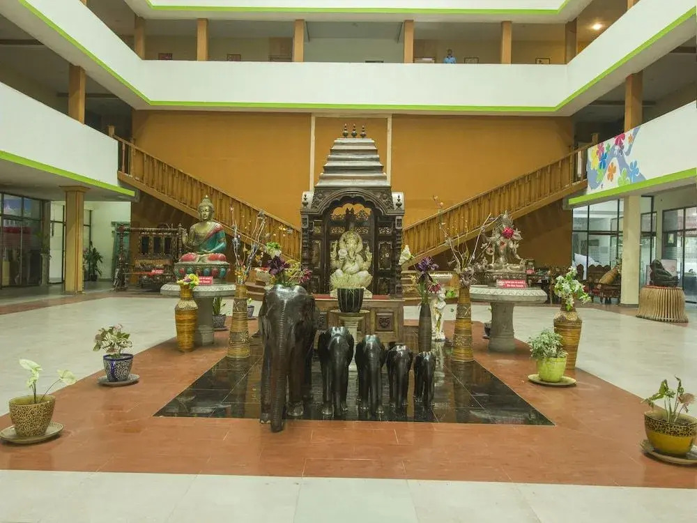 Hotel Sai Palkhi Niwara