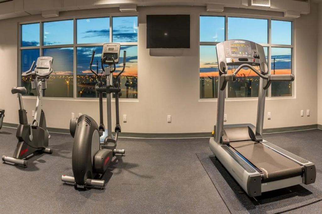 Hotel Clique Calgary Airport