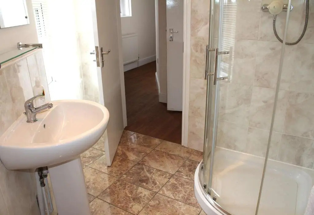 Cotswolds Valleys Accommodation - Bell Apartments - Exclusive use one and two bedroom family holiday apartments 3 available