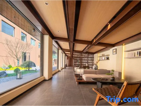 Hometown Famous Hotels in the Ancient City (Lu Xun’s Hometown Cangqiao Zhijie Store, Shaoxing)