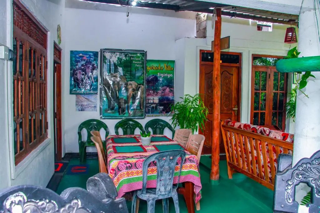 Sigiri Tarushan Home Stay