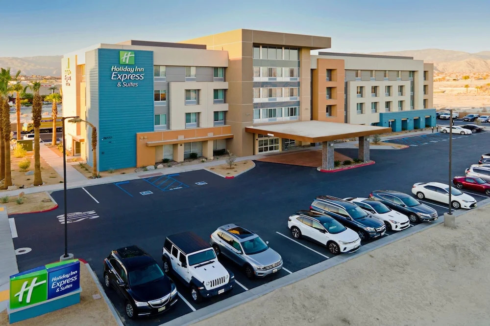 Holiday Inn Express & Suites Palm Desert - Millennium by IHG