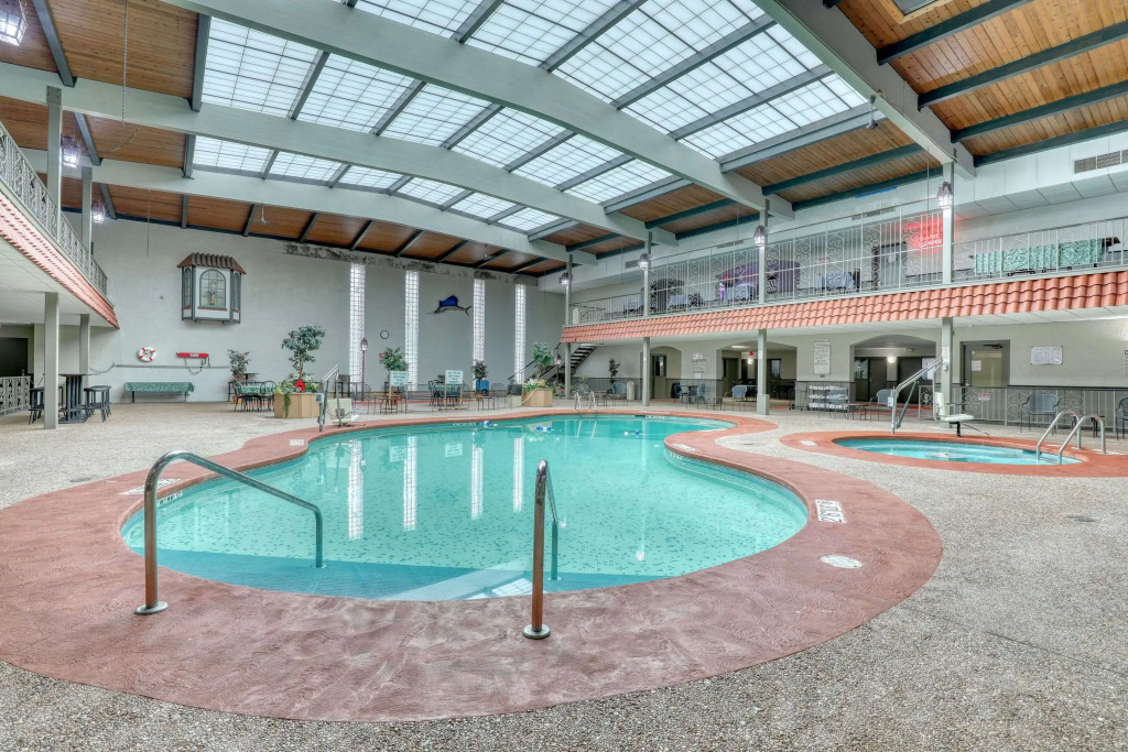 Quality Inn & Suites Green Bay Downtown