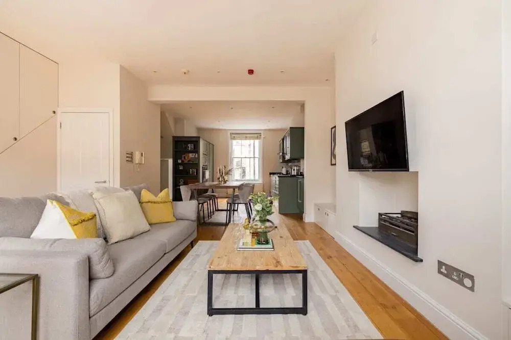 The Chelsea Nest - Stylish 2bdr With Balcony