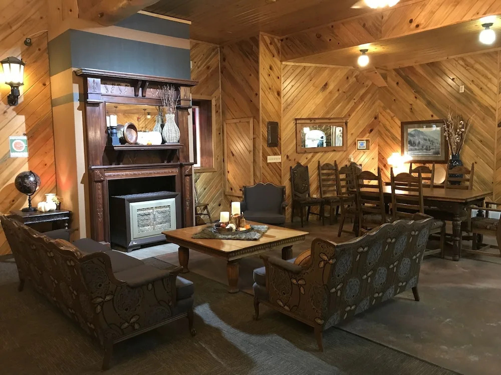 Colter's Lodge