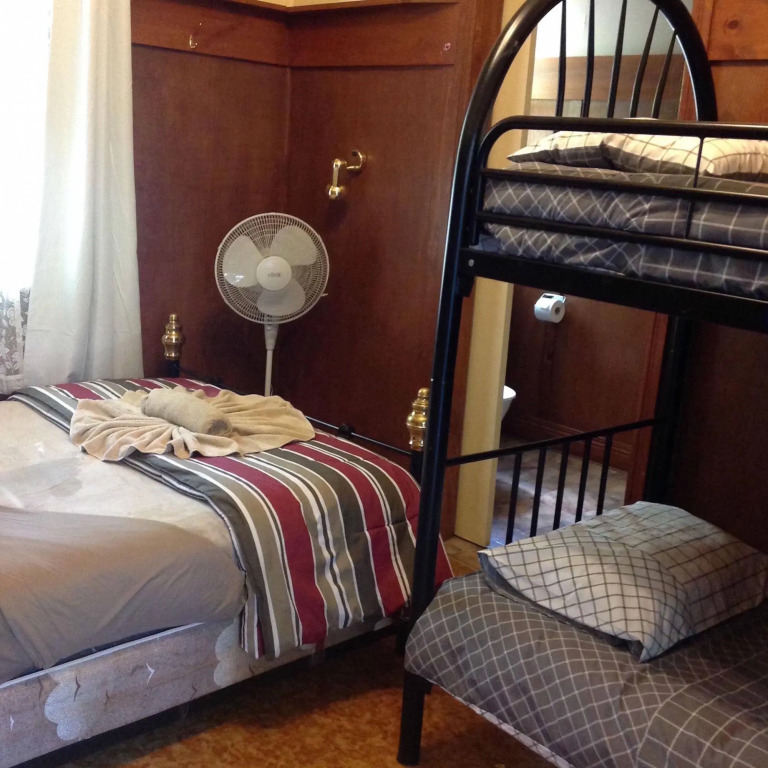 Little River Inn - Hostel