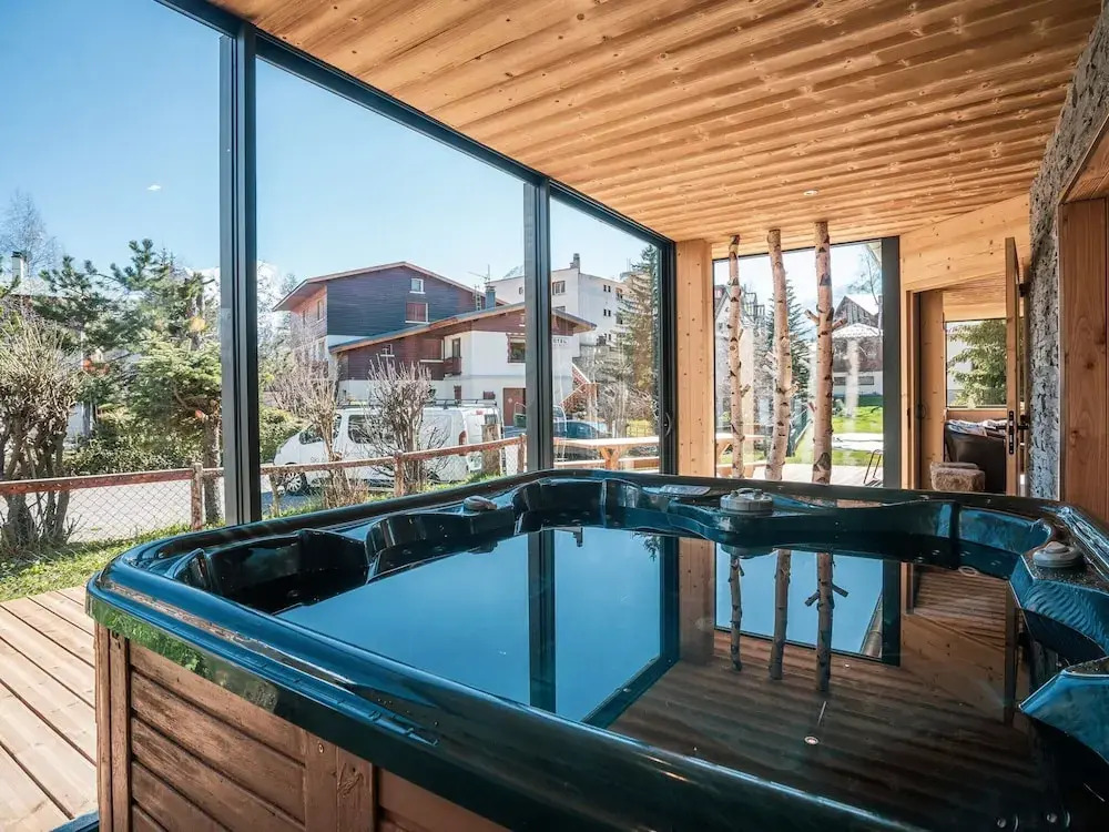 Chalet in Les Deux Alpes Near Ski Lift