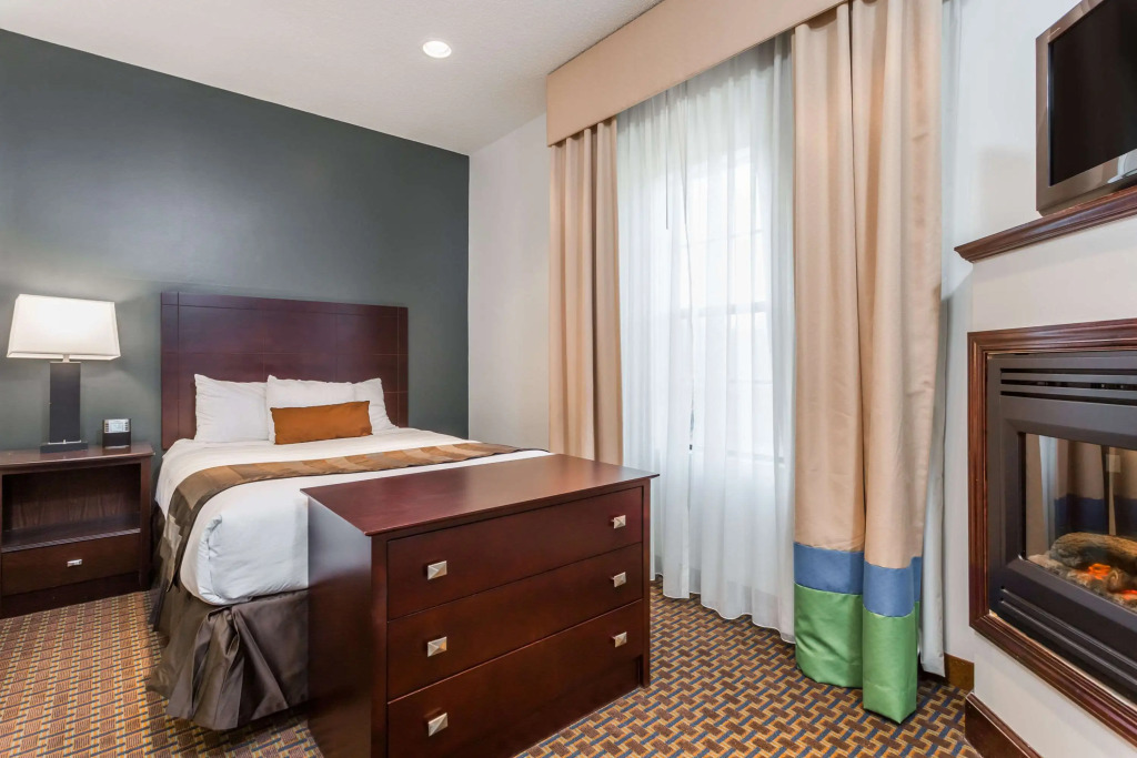Wingate by Wyndham High Point Greensboro Airport South
