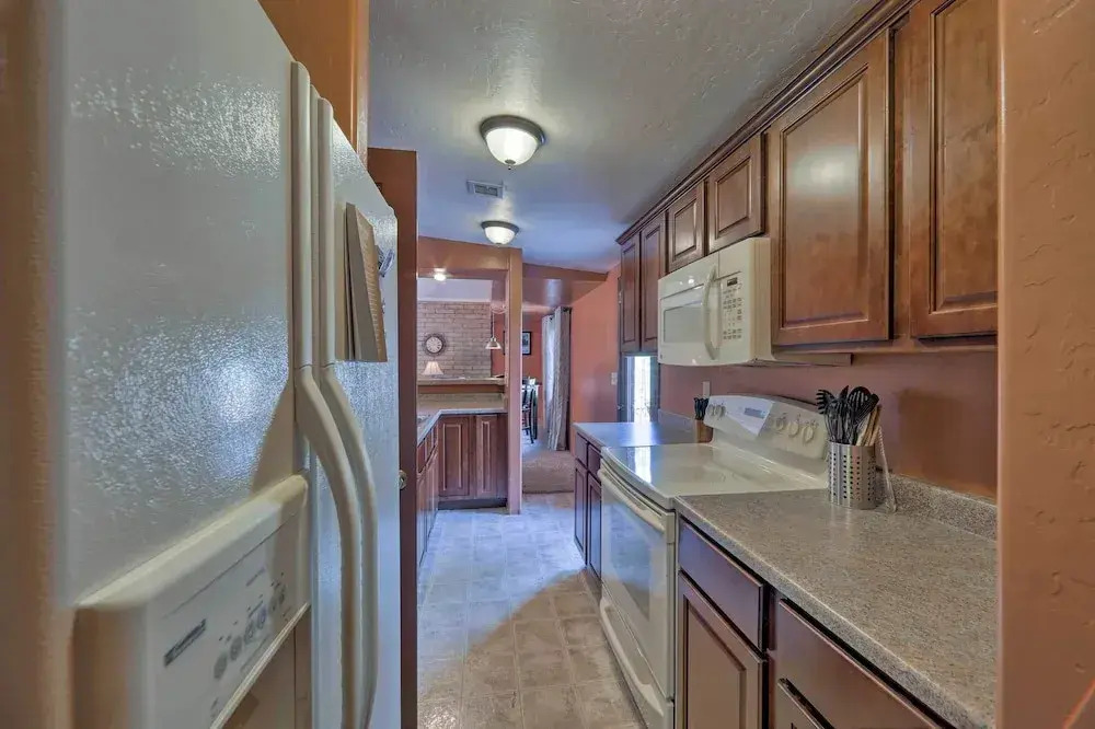 2 Mi to Courthouse Plaza: Prescott Cottage