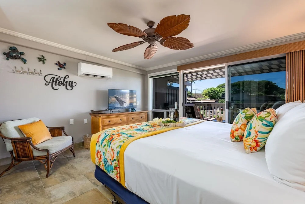 Kahana Sunset C7 2 Bedroom Condo by RedAwning