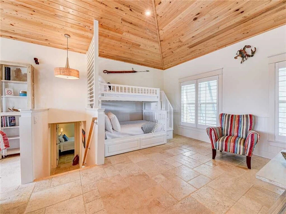 Sea Spray Beach House, 5 Bedrooms, Private Pool, Sleeps 17