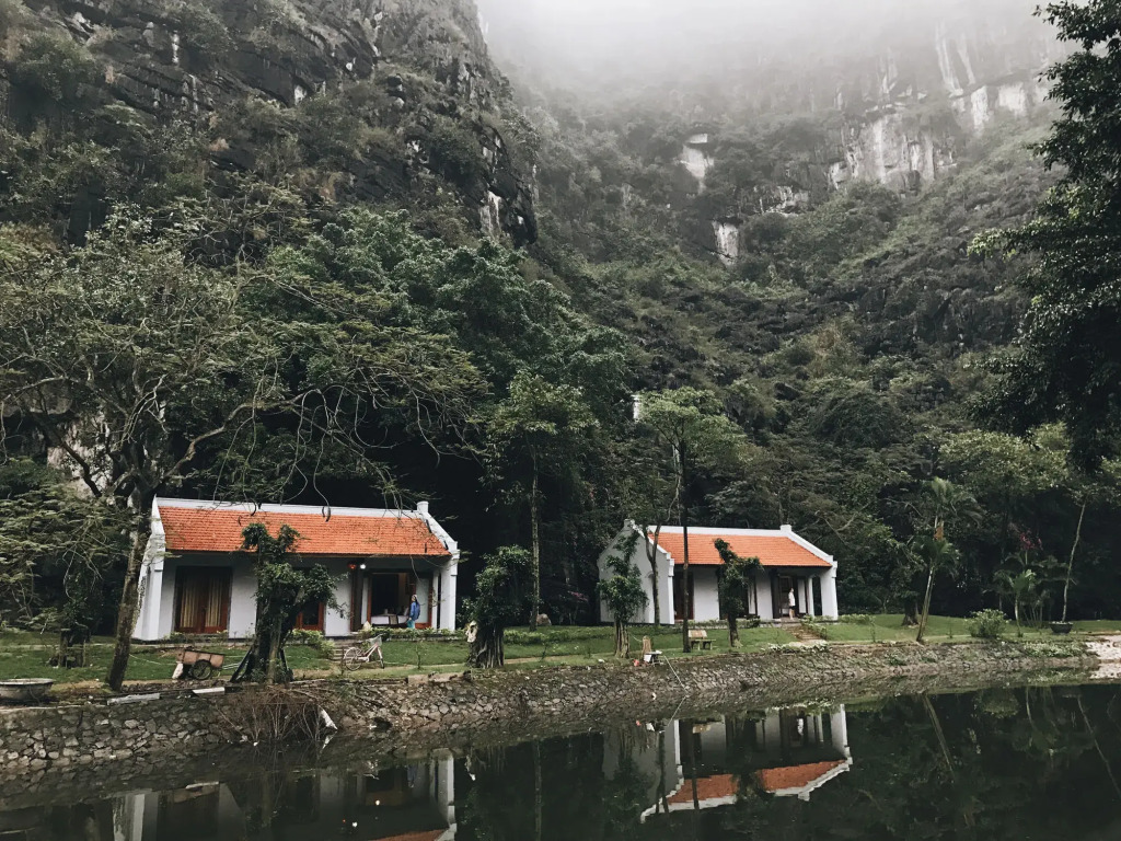 Mua Caves Ecolodge