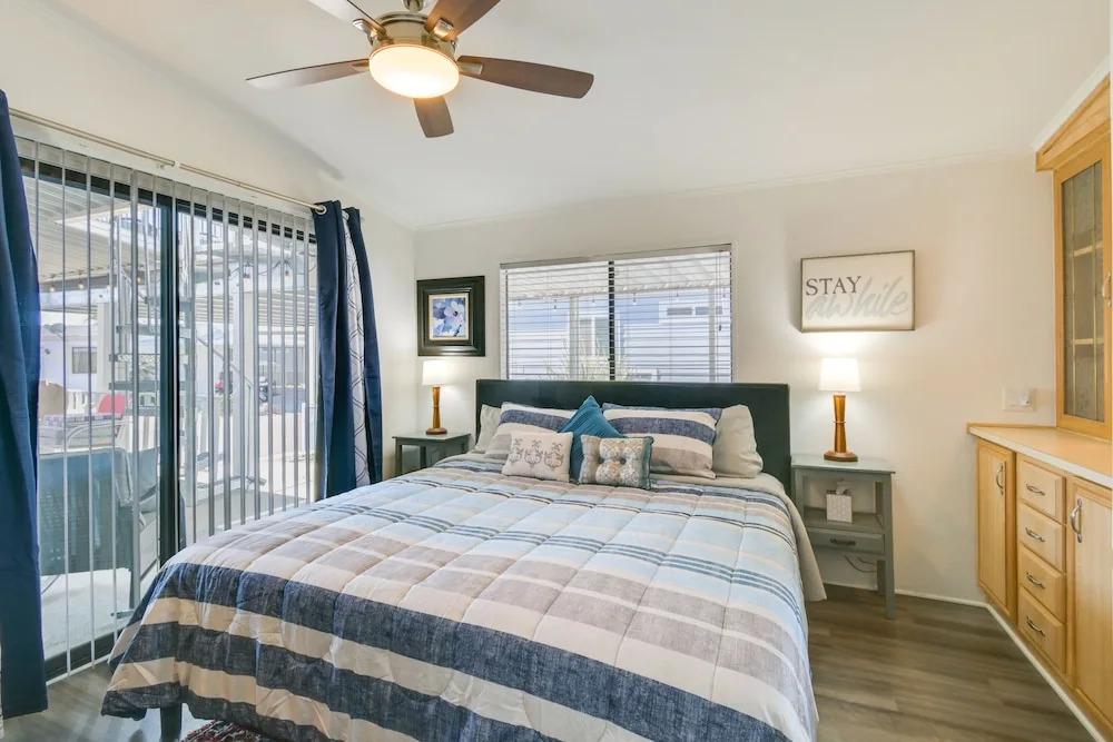 Lake Havasu Cottage: Mountain Views & Beach Access