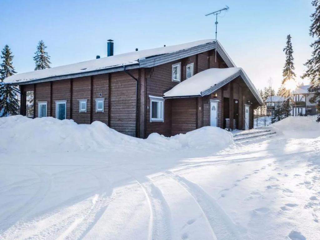 Uulanlinna b Paritalo Komula