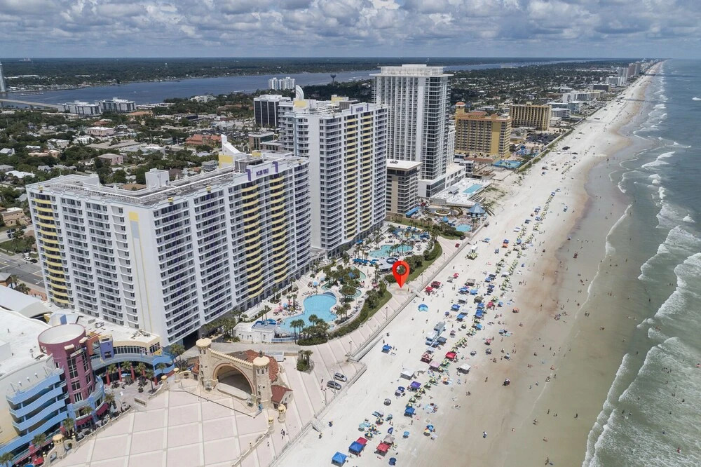 Ocean Walk 2328