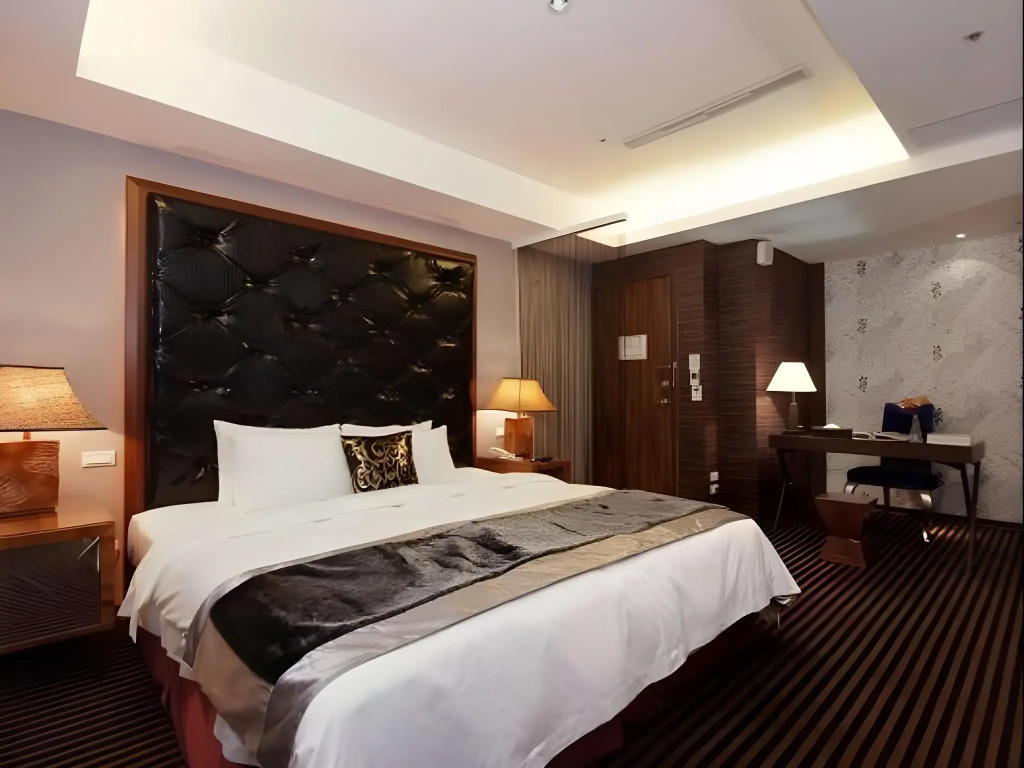 Golden Hot Spring Hotel