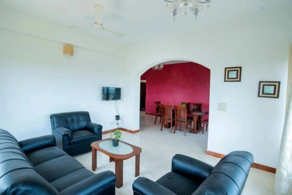 Dona Paula Apartment