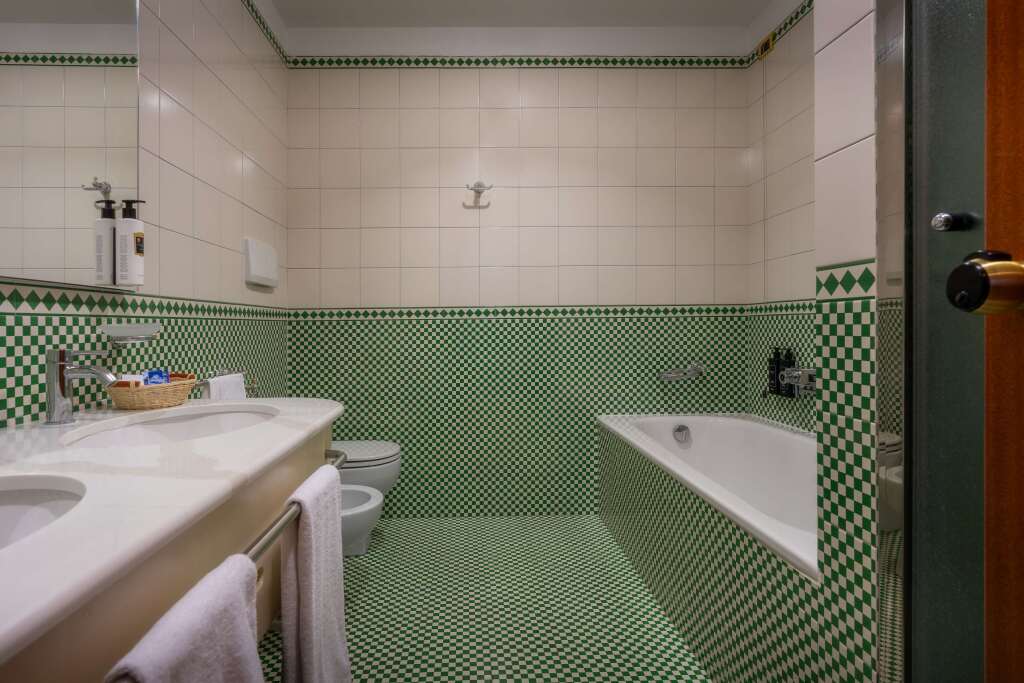 Отель Crivis