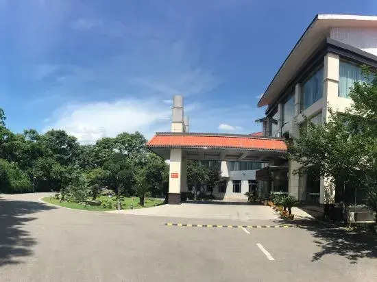 Longquan Hotel