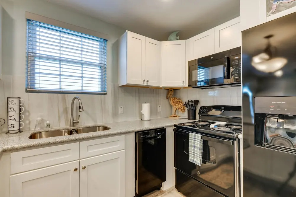 Heron Bay Cottage w/ Patio in Rockport!