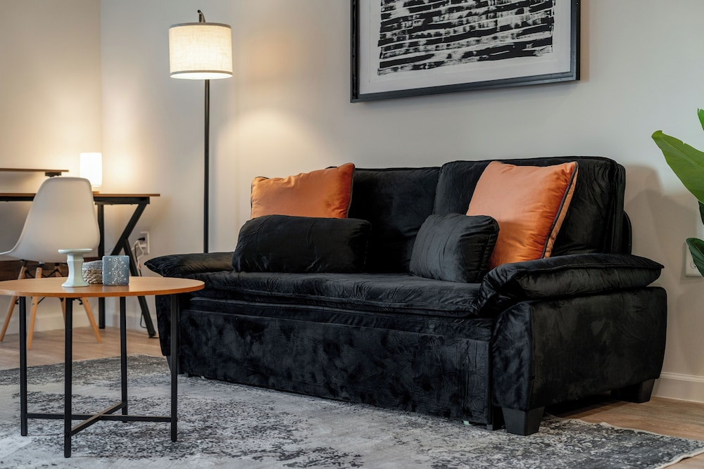 Riviere Apartments King Bed Suite & Pool & Gym & Pet Friendly & Near Epic Universe