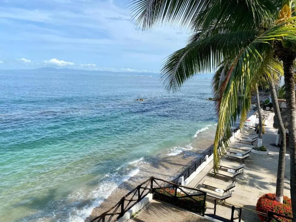 Costa Sur Resort by VRHost