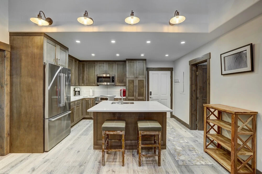 Fully Renovated 2 Bedroom in Arrowhead Village