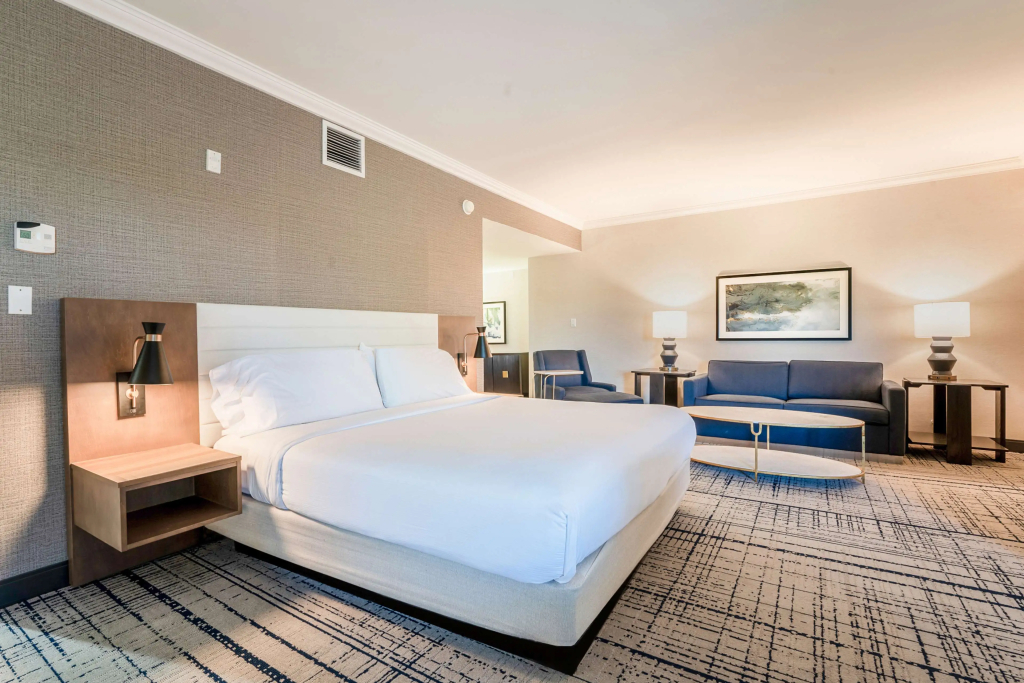DoubleTree by Hilton South Charlotte Tyvola