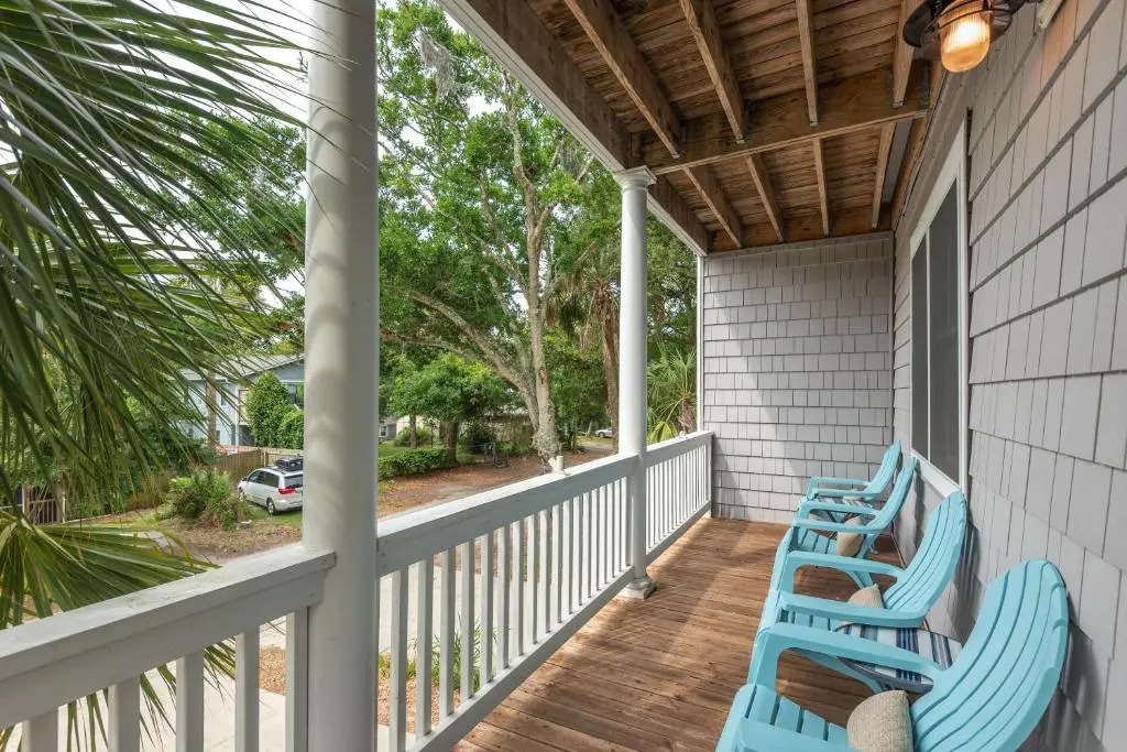 New Listing -114A W Hudson Ave - Open Layout - Close to Everything