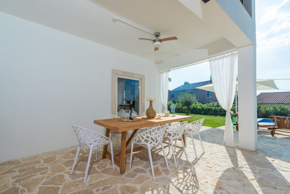 Lavova in Brtonigla With 3 Bedrooms and 2 Bathrooms