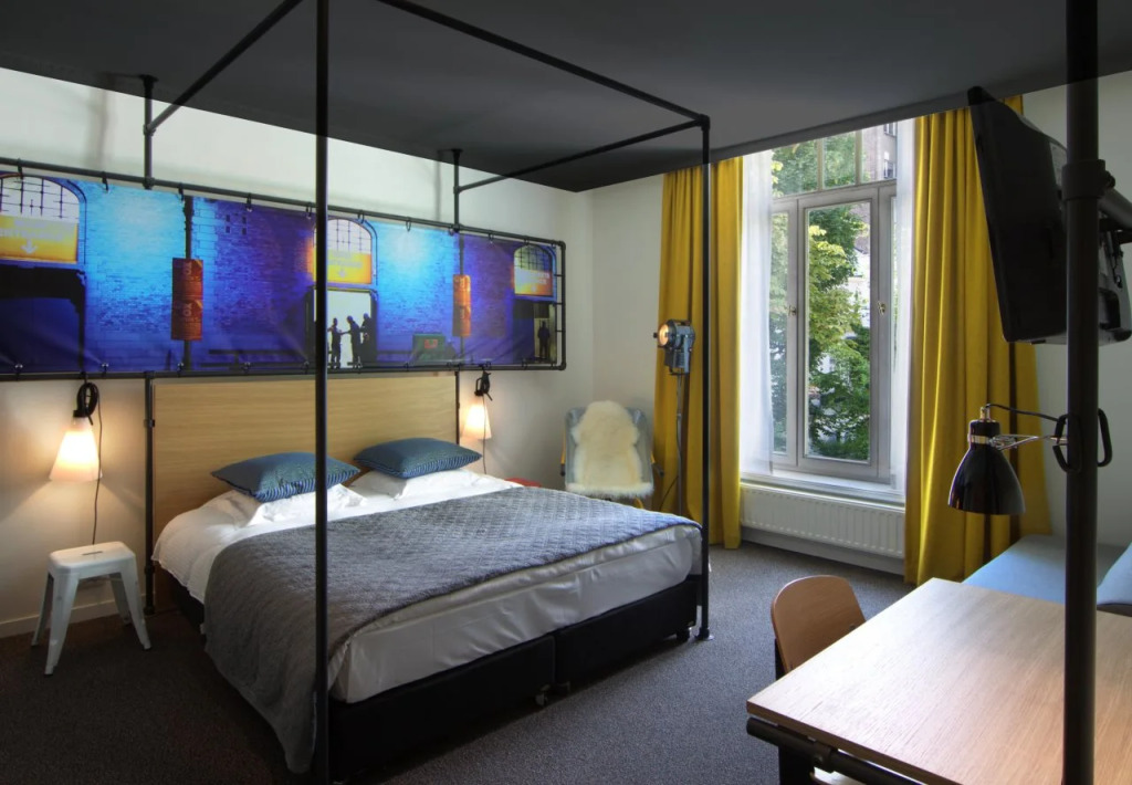 Zoom Hotel