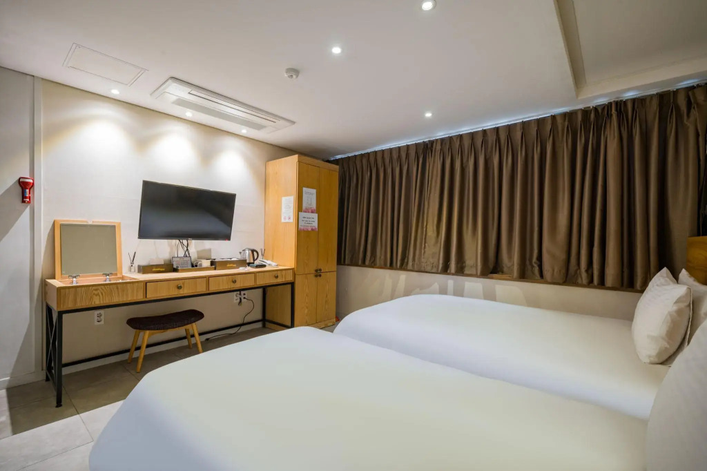 A-One Hotel