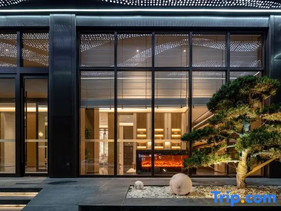 Yi HOTEL