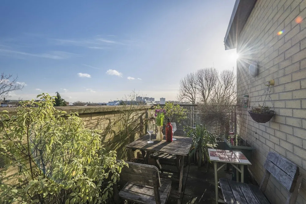 Bright Islington Apartment with Spectacular Views