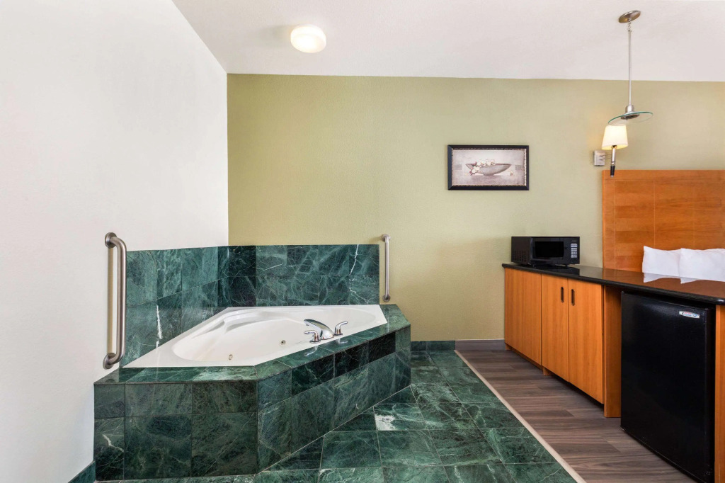 La Quinta by Wyndham Tulare