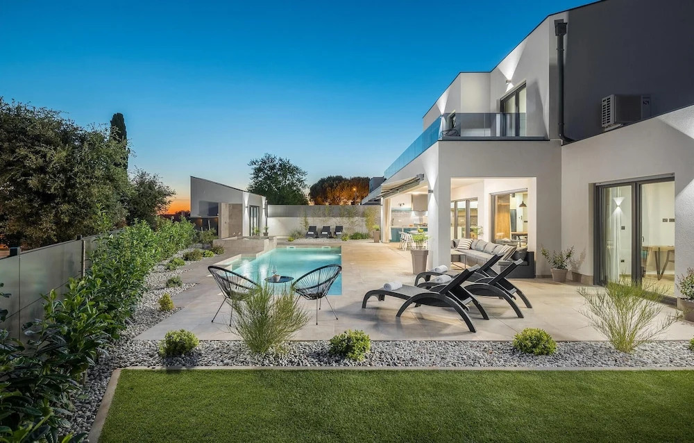 Awesome Home in Banjole With Outdoor Swimming Pool, Wifi and 4 Bedrooms