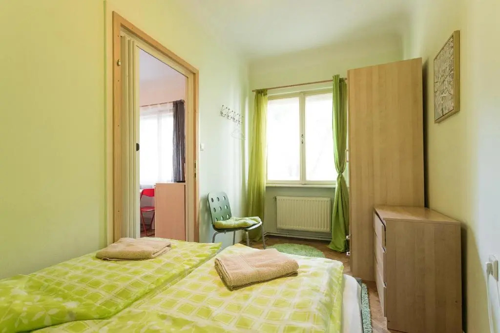 COZY and quiet flat - 12 min to center