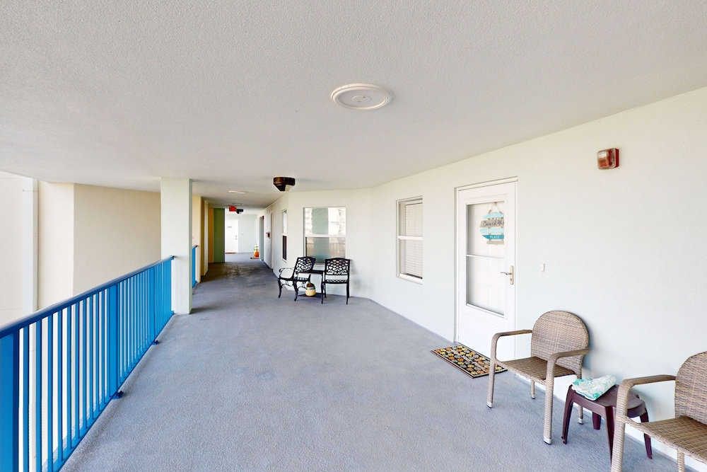 Oceanwalk 1-405