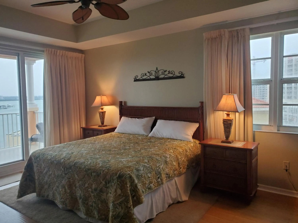 Luxury 5 Star Waterfront Condo 3 Bdr 2 Bath Pool Hot-Tub Panoramic Gulf and Intracoastal Waterway Views