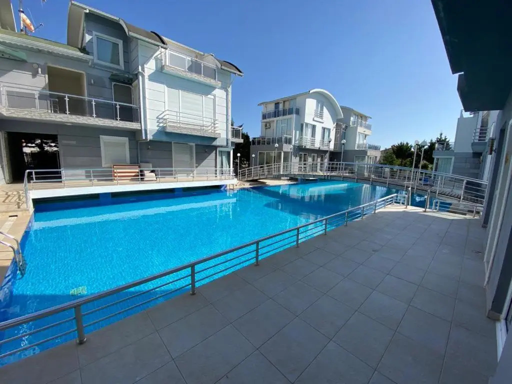 3 katlı triplex havuzlu