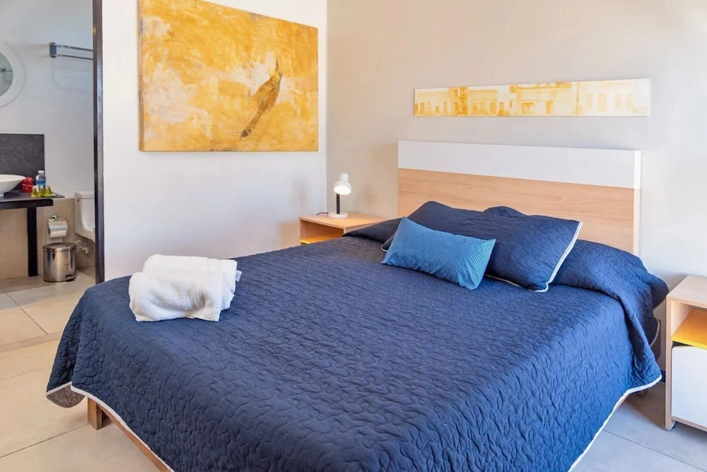 Save, pretty apt. W/playground, in Monterrey’s Center, 3 room, 1KSB, 2 SB, 2BTH. By Mty Living. S2 702