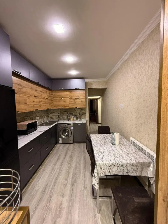 Royal Rentals (Роял Ренталс) на улице Садика Азимова 63