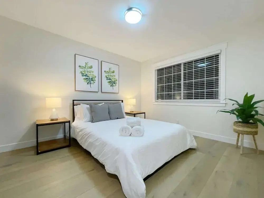 @ Marbella Lane - Contemporary Sophisticated Home