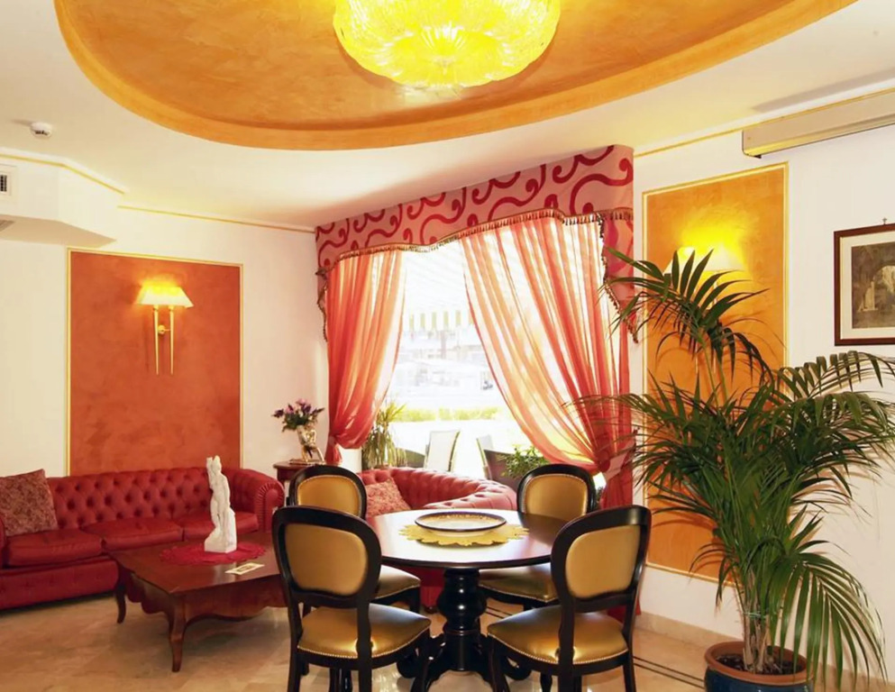 Fashion Hotel