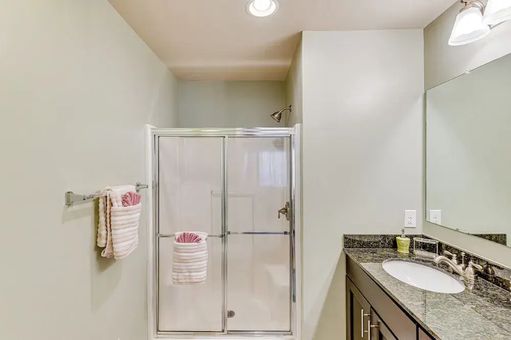 2 Mi to Beach: Townhome w/ Breezy Balcony!
