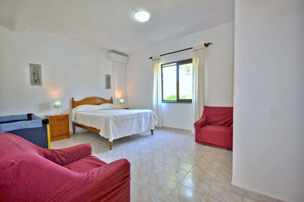 Close to Amenities, Free air Conditioning and Wi-fi
