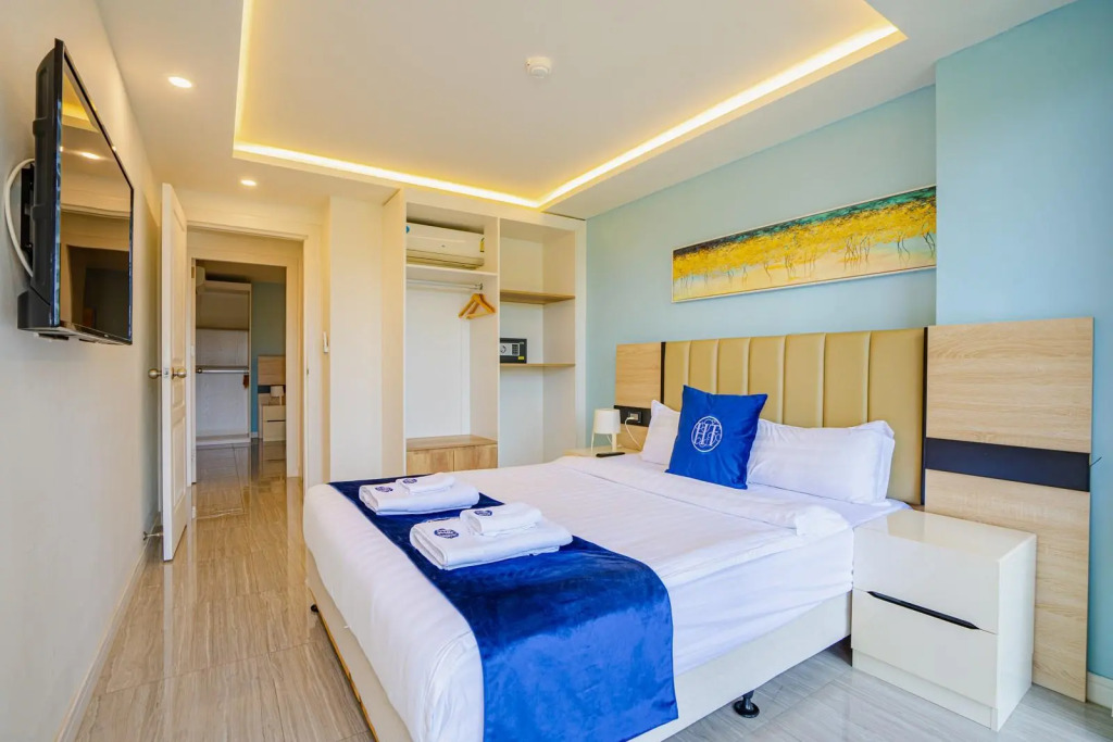 HT9 Hotel
